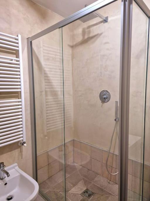 Elegante In Centro. Apartamento Turín