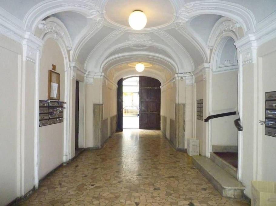 Elegante In Centro. Turín